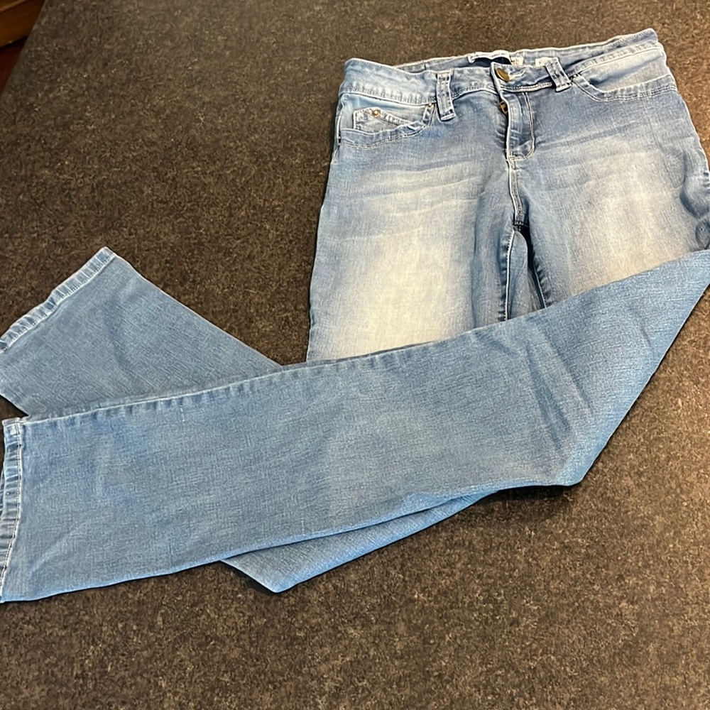 Ymi wannabettabutt mid rise stretch jeans size 9